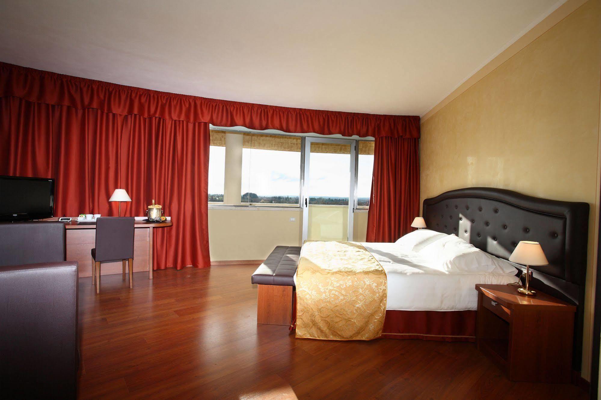 Galileo Palace Hotel Arezzo Exterior photo