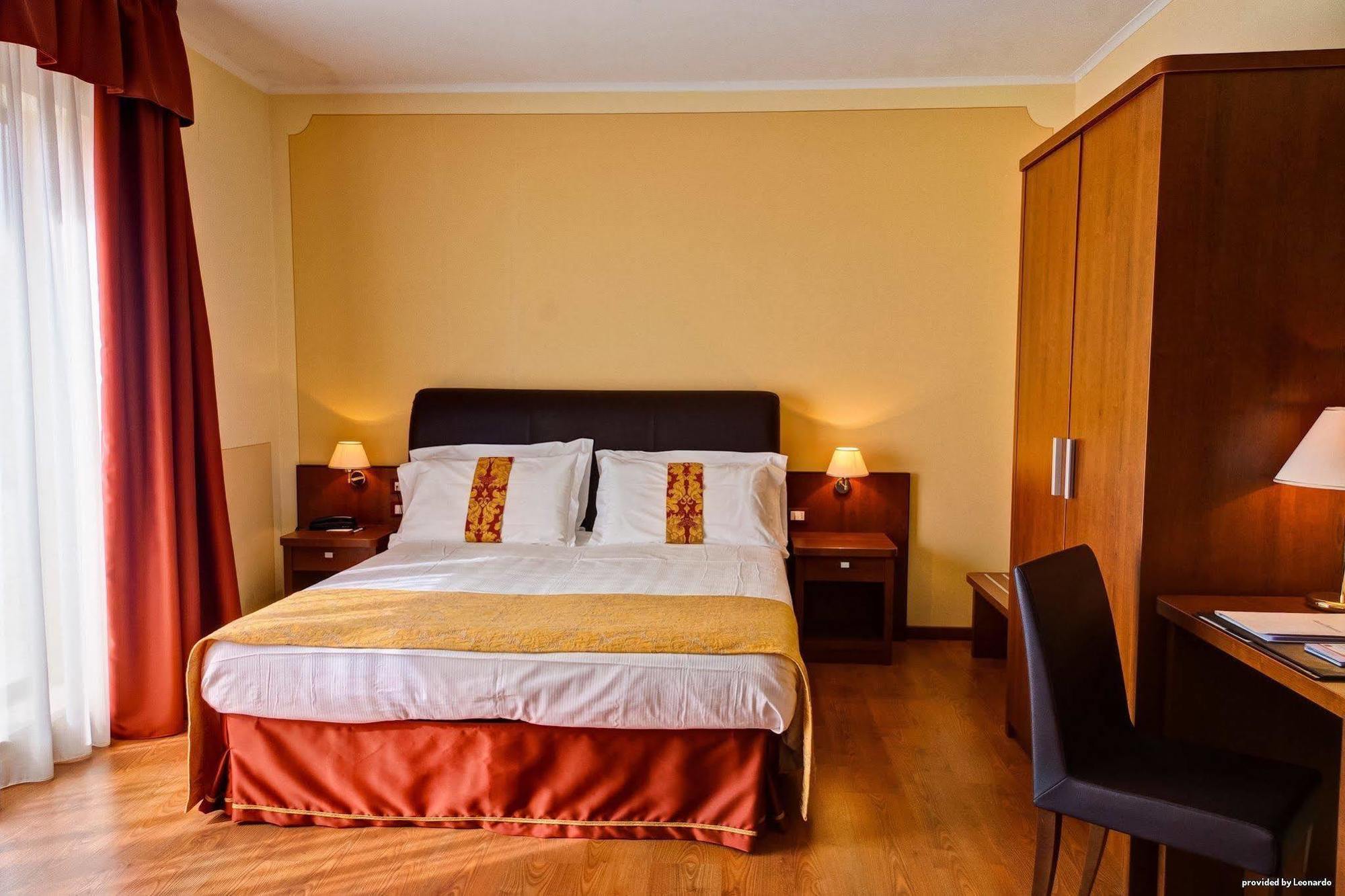 Galileo Palace Hotel Arezzo Room photo