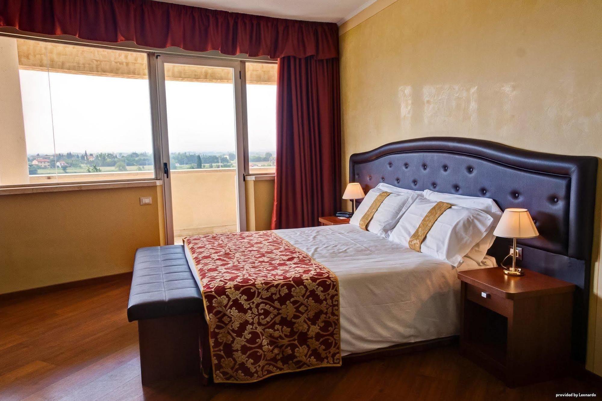 Galileo Palace Hotel Arezzo Room photo